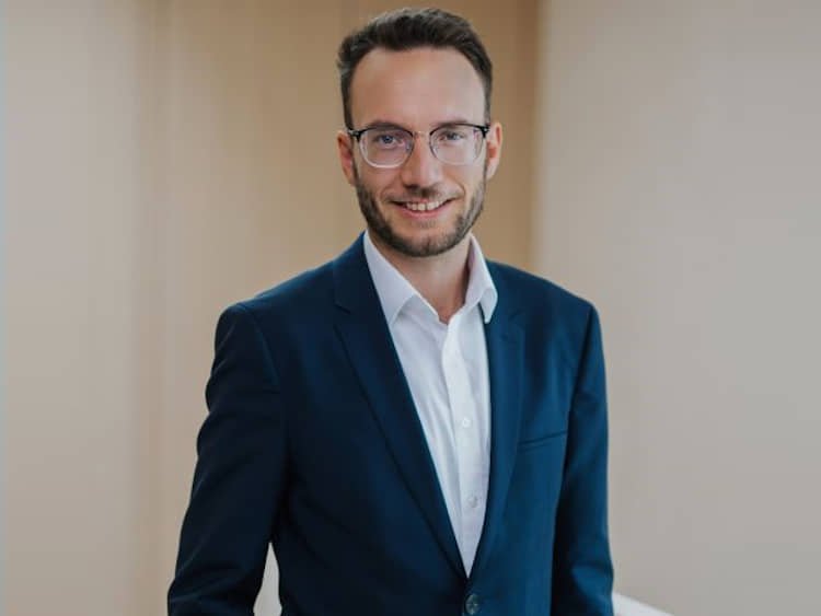 Hofbeck Sebastian DJE Kapital AG