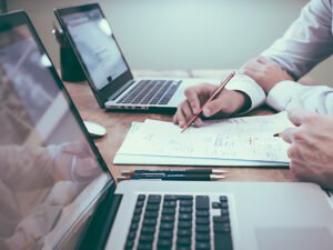 Bond Futures Investment World scott-graham-5fNmWej4tAA-unsplash